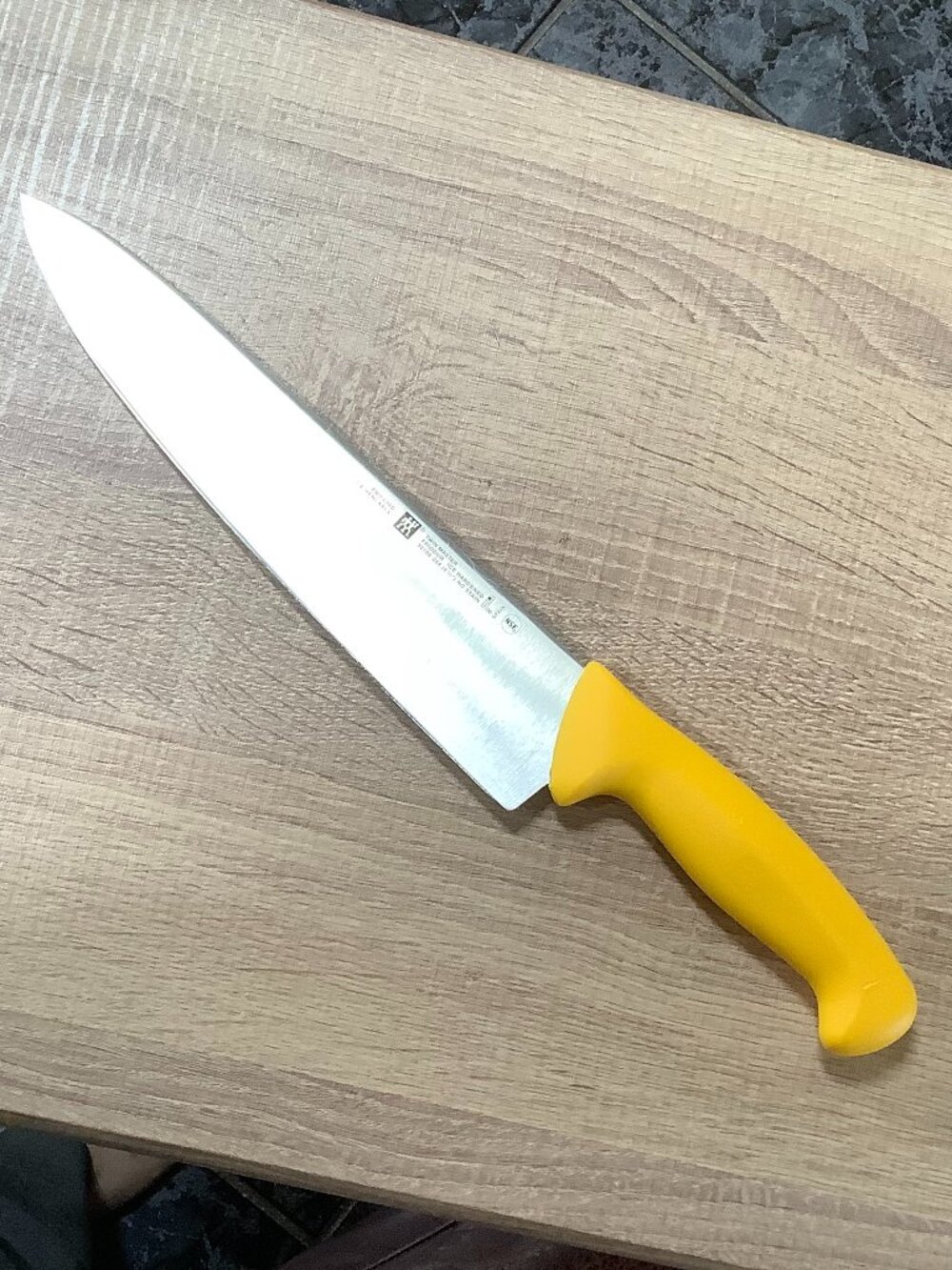 ZWILLING J.A. Henckels Twin Master 9.5" Chefs Knife yellow handle